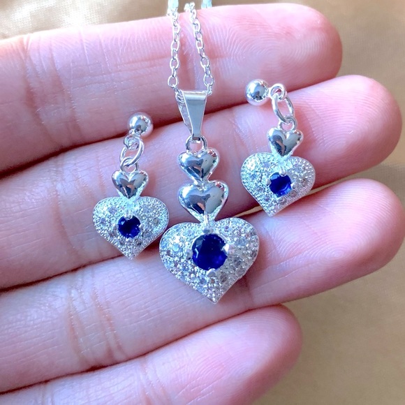 ♦️SALE♦️ 925 Sterling Silver Blue Crystal Heart Pendant Set - Picture 8 of 10